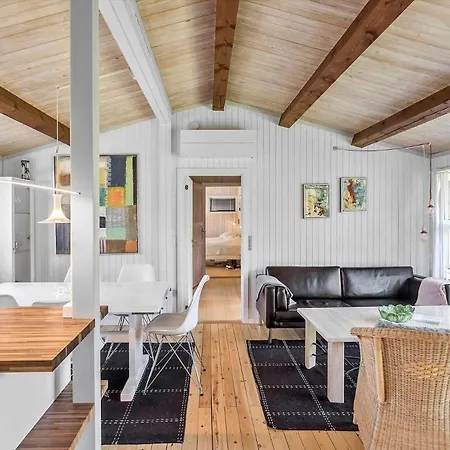 M253-vaeggerlose-snebollevej-5 * Bøtø By