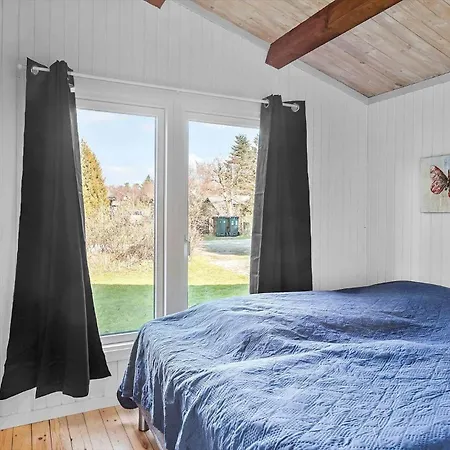 M253-vaeggerlose-snebollevej-5 * Bøtø By