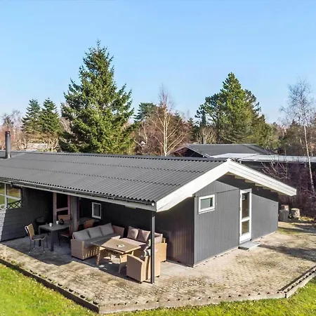 M253-vaeggerlose-snebollevej-5 * Bøtø By