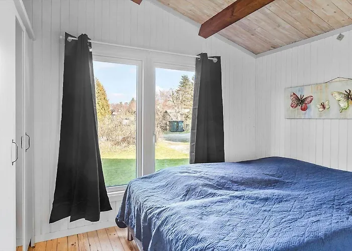 M253-vaeggerlose-snebollevej-5 * Bøtø By