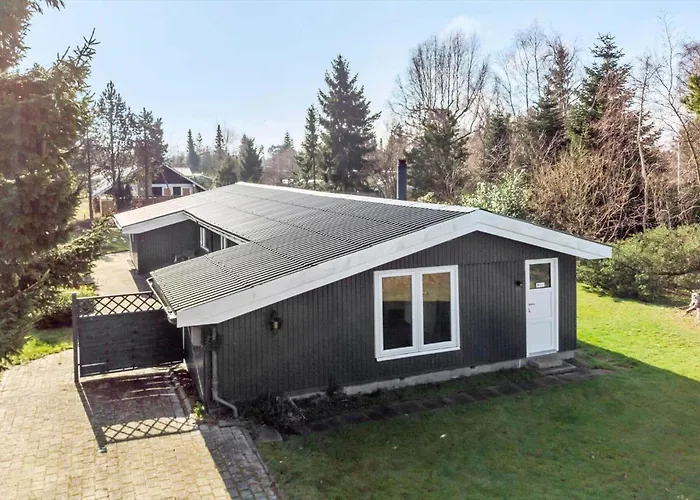 M253-vaeggerlose-snebollevej-5 Bøtø By